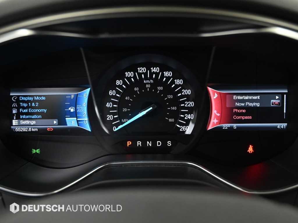 Ford Fusion — photo 08