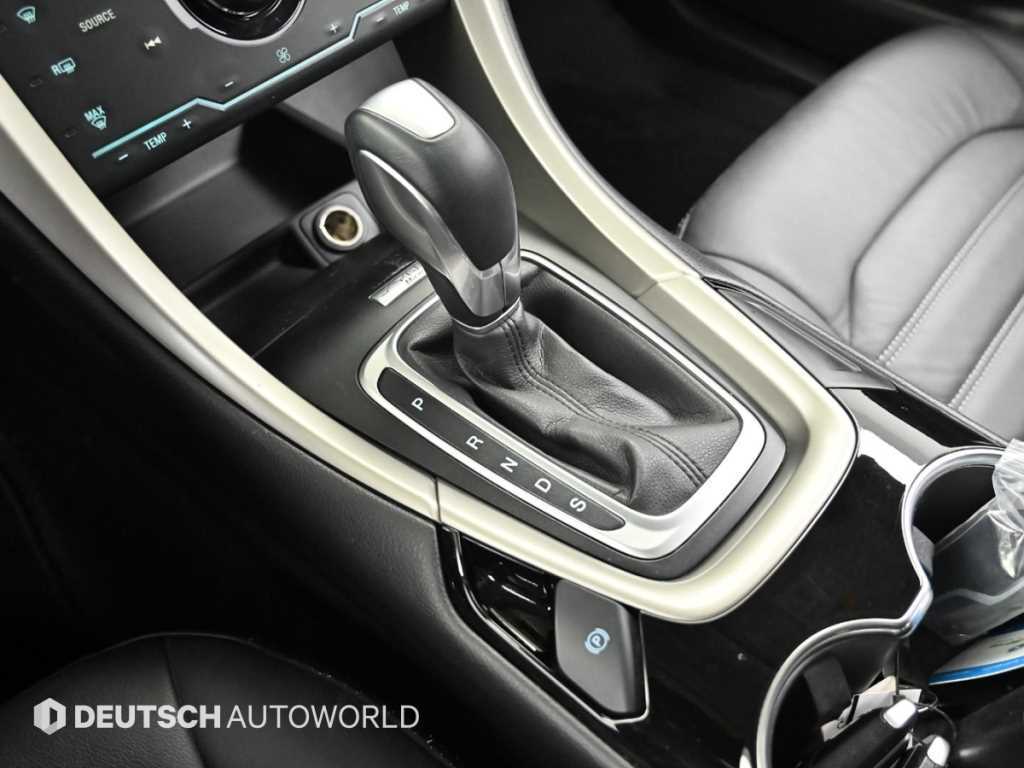 Ford Fusion — photo 09