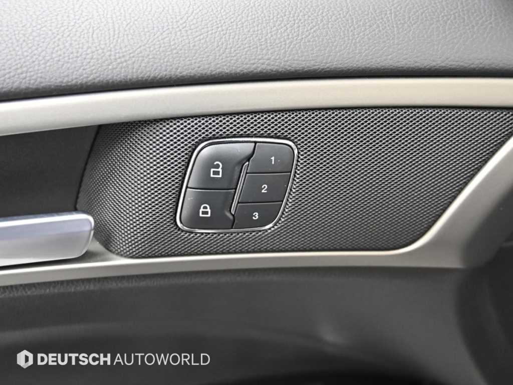 Ford Fusion — photo 16