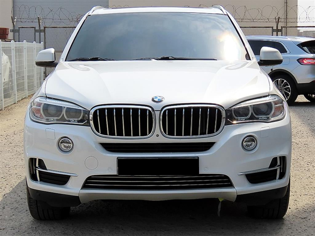 BMW X5 — photo 01