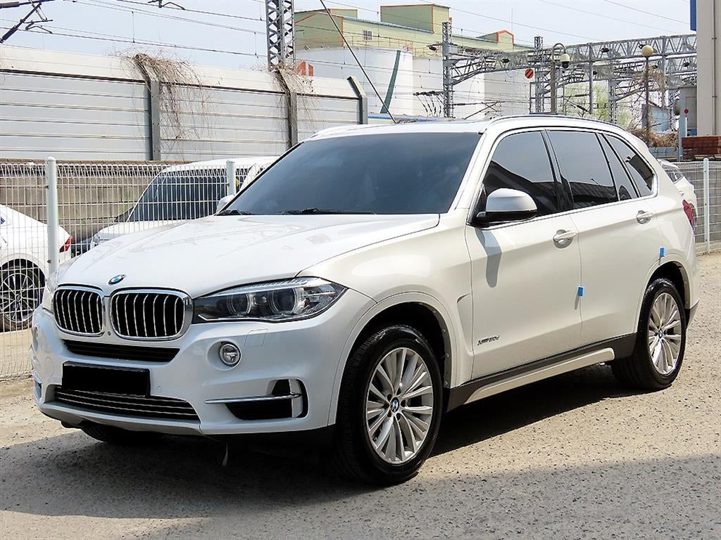 BMW X5 — photo 02