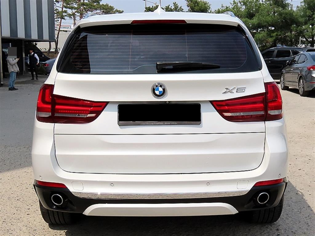 BMW X5 — photo 04