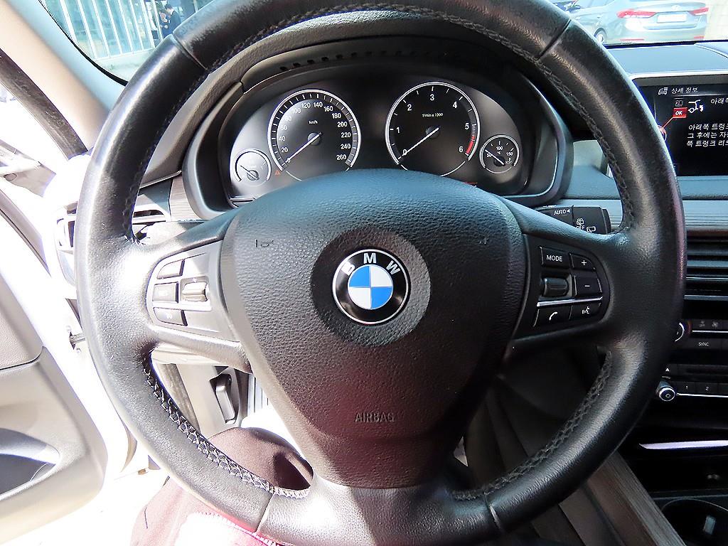 BMW X5 — photo 08