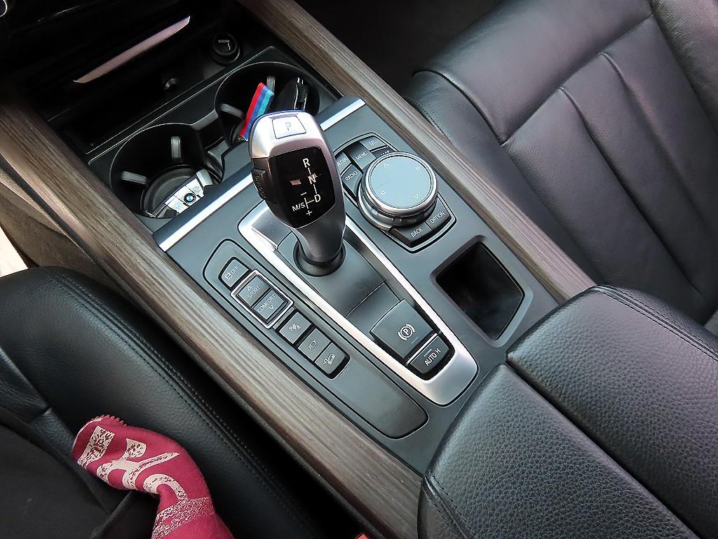 BMW X5 — photo 11