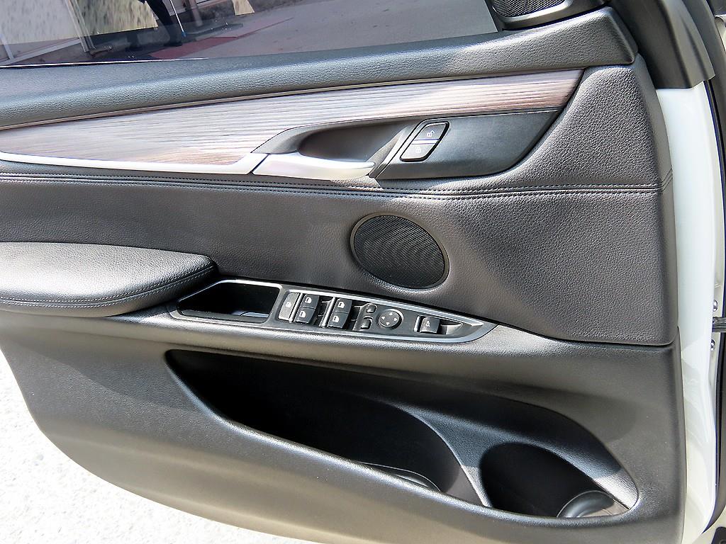 BMW X5 — photo 12