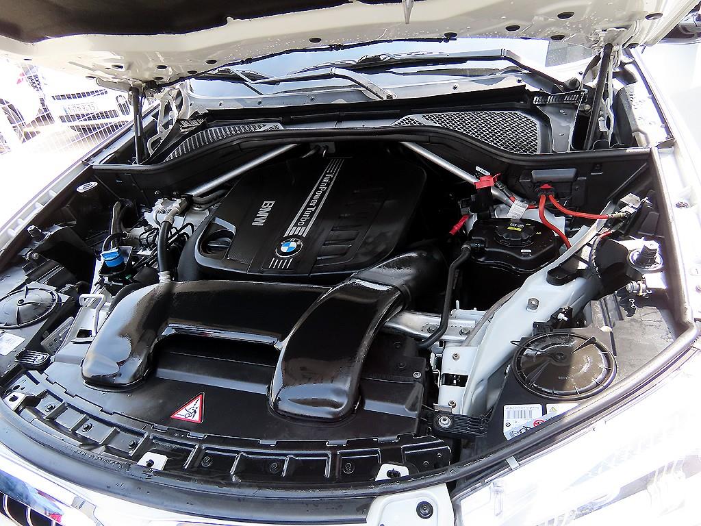 BMW X5 — photo 19