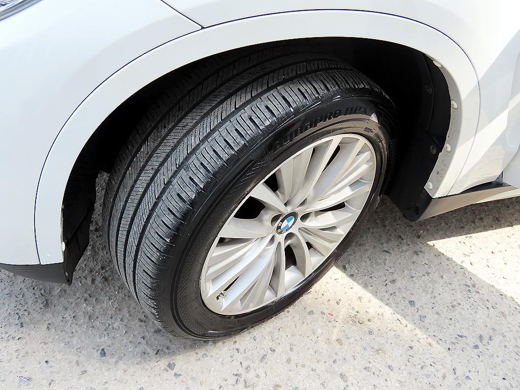 BMW X5 — photo 20