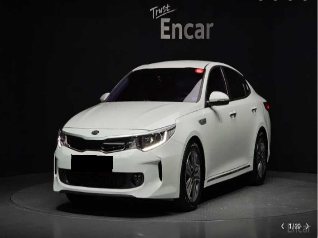 Kia K5 — photo 01