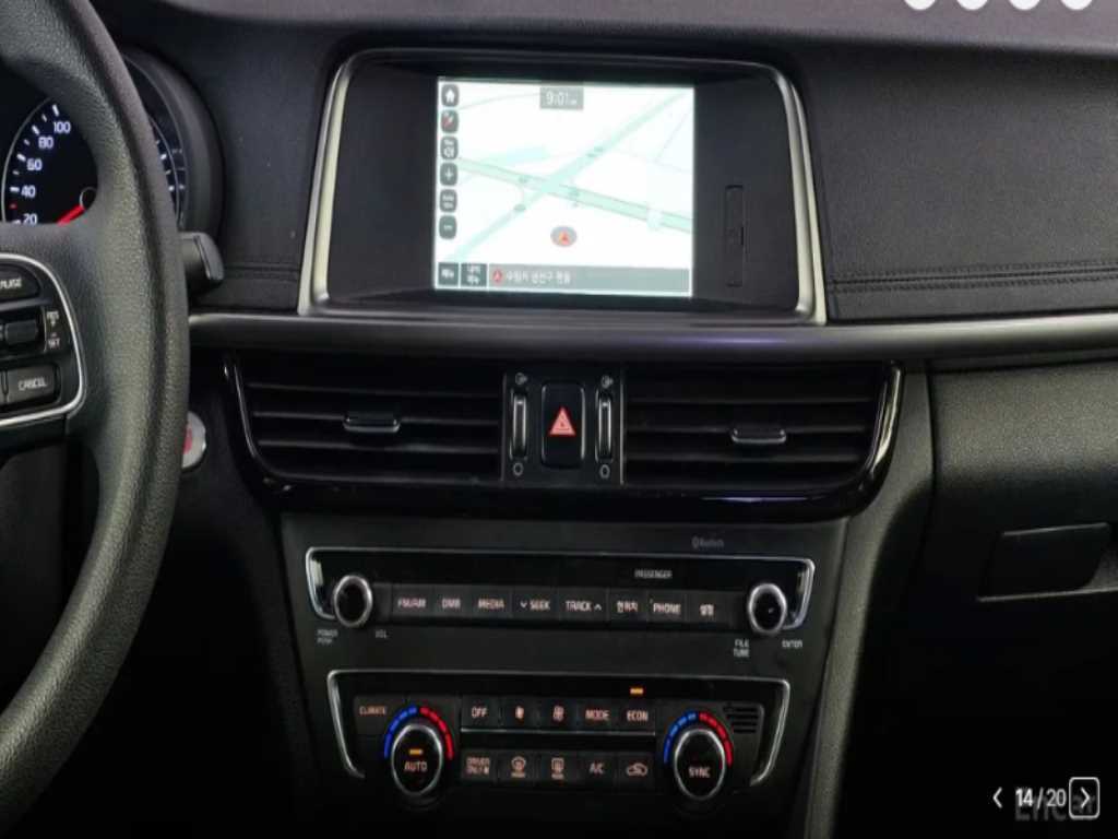 Kia K5 — photo 11