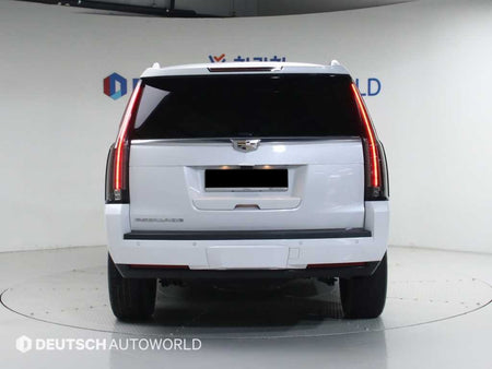 Cadillac Escalade — photo 04
