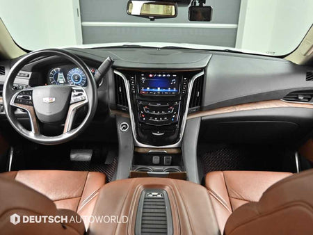 Cadillac Escalade — photo 07