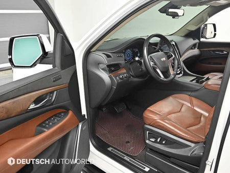 Cadillac Escalade — photo 11