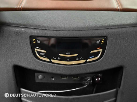 Cadillac Escalade — photo 16