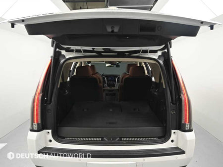 Cadillac Escalade — photo 19
