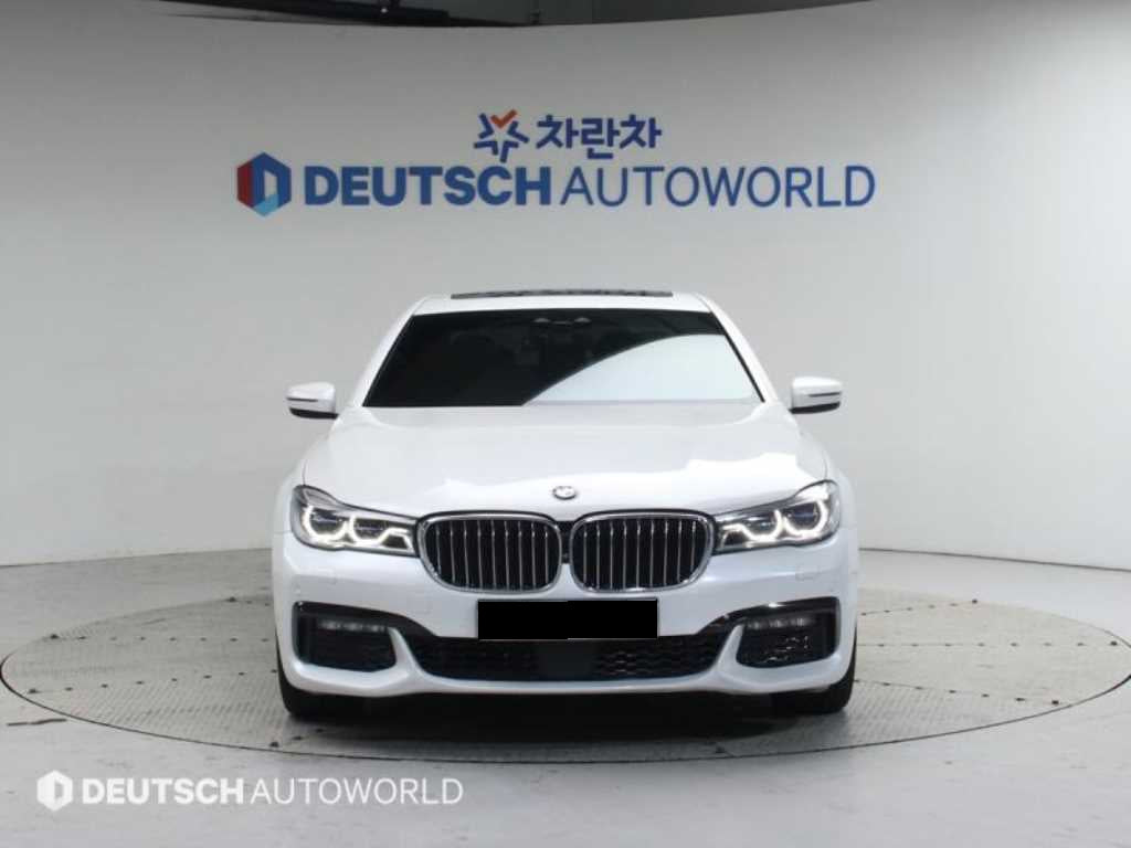 BMW 7-Series — photo 03
