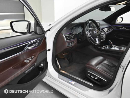 BMW 7-Series — photo 11
