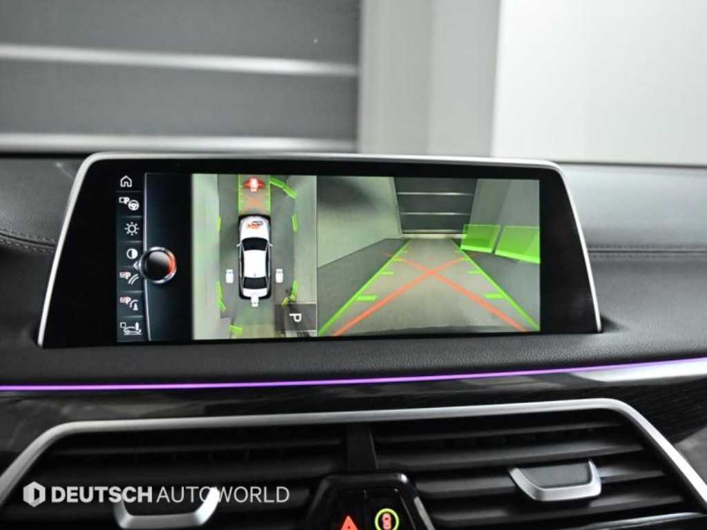 BMW 7-Series — photo 15