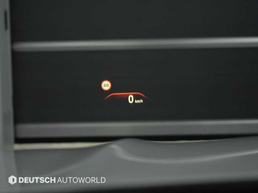 BMW 7-Series — photo 18