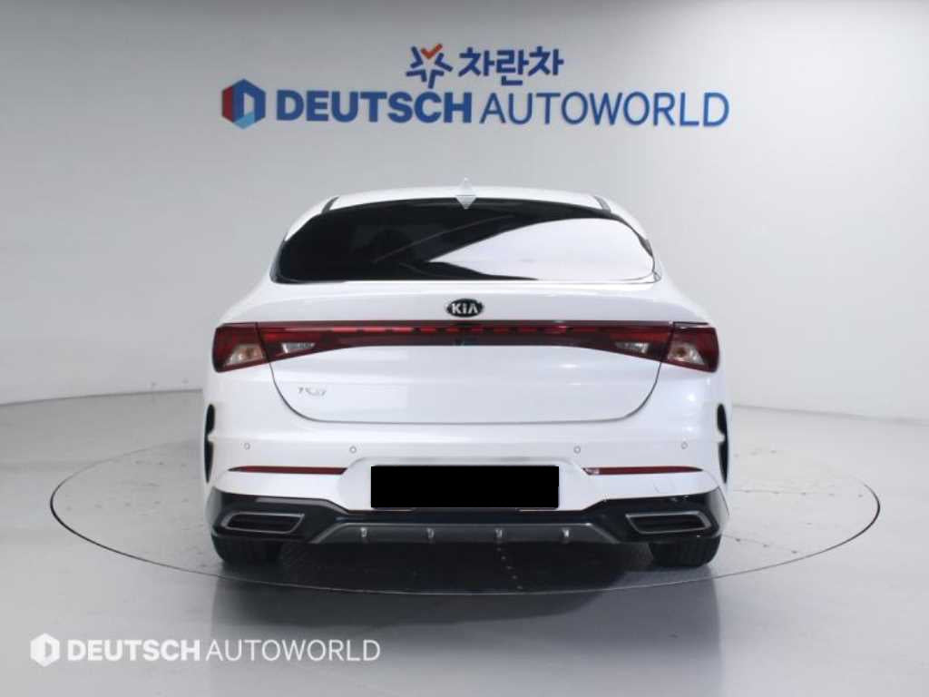 Kia K5 — photo 04