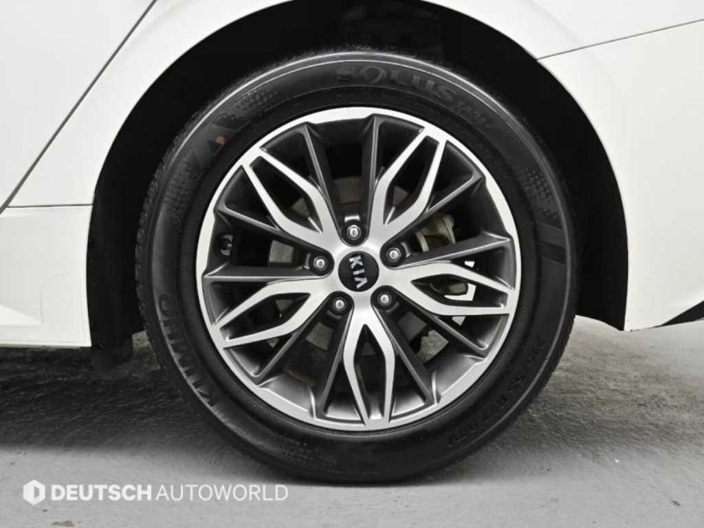 Kia K5 — photo 05