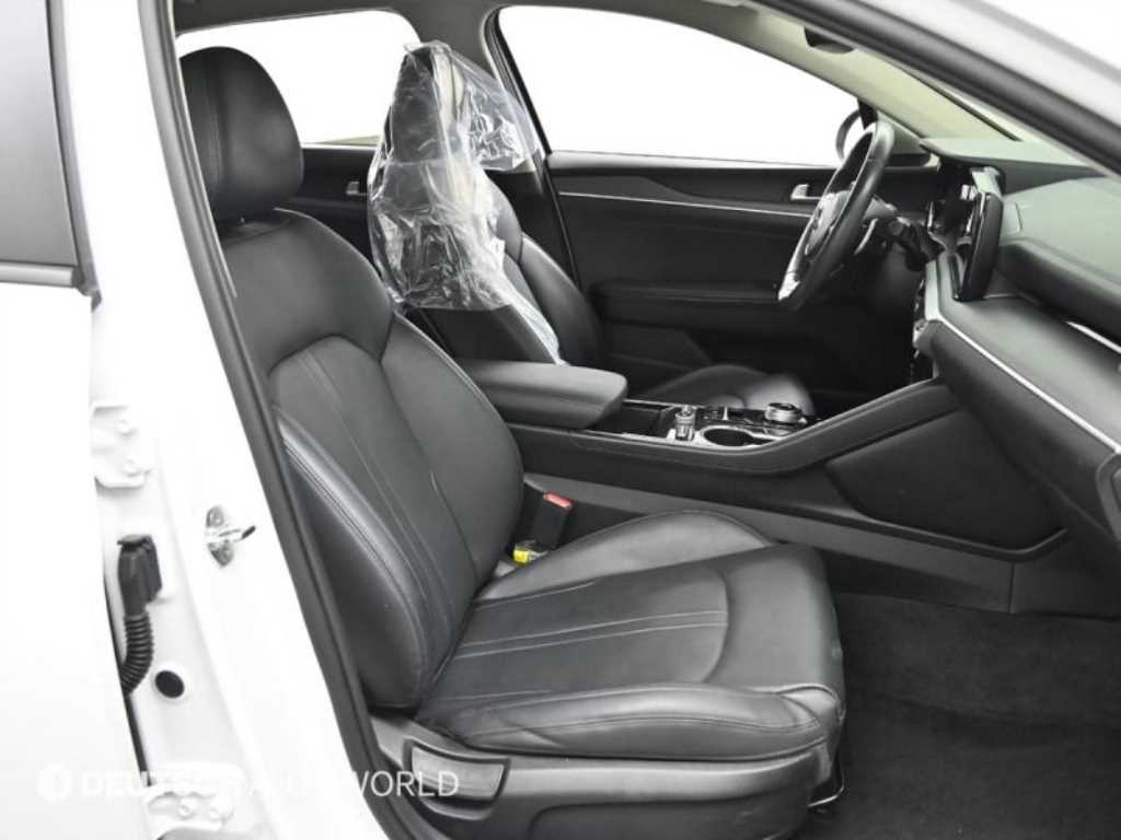 Kia K5 — photo 10