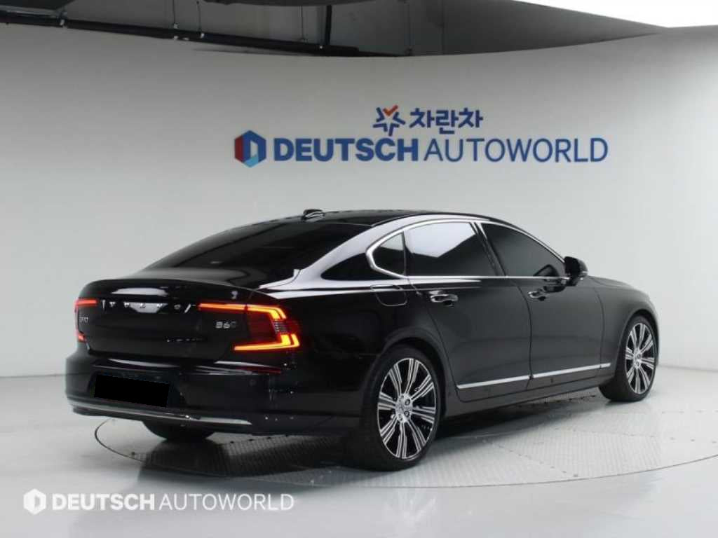 Volvo S90 — photo 02