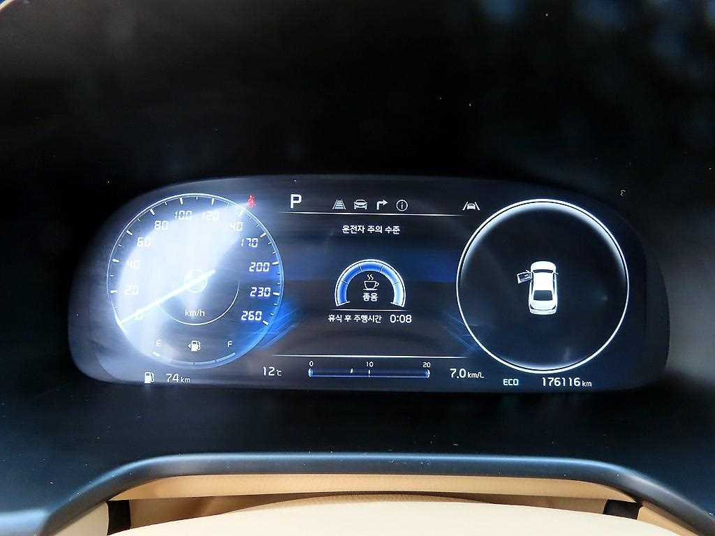 Kia K9 — photo 09