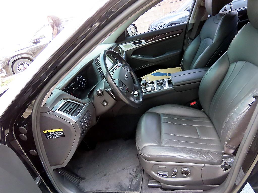 Genesis G80 — photo 05
