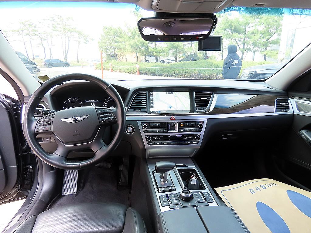 Genesis G80 — photo 07