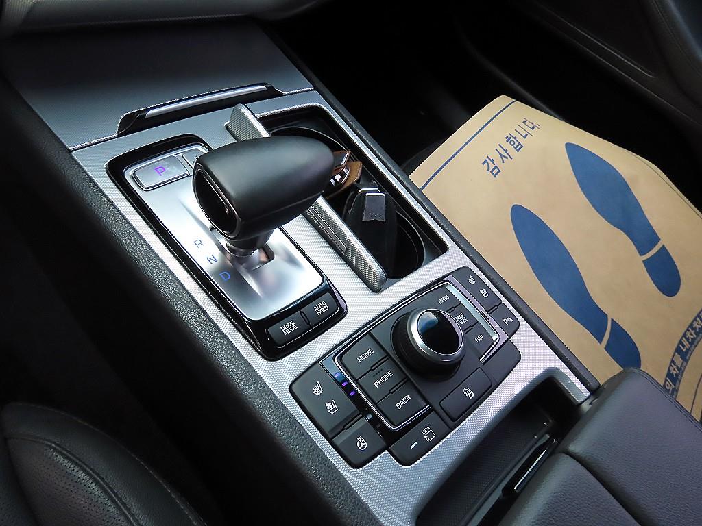 Genesis G80 — photo 11