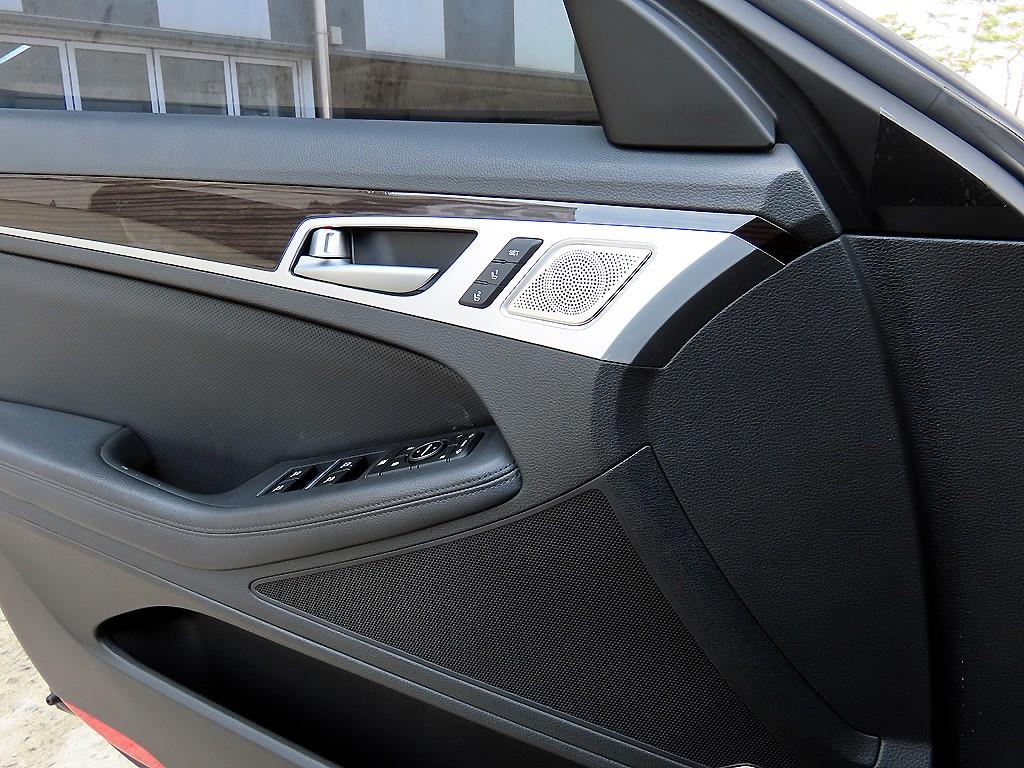 Genesis G80 — photo 12
