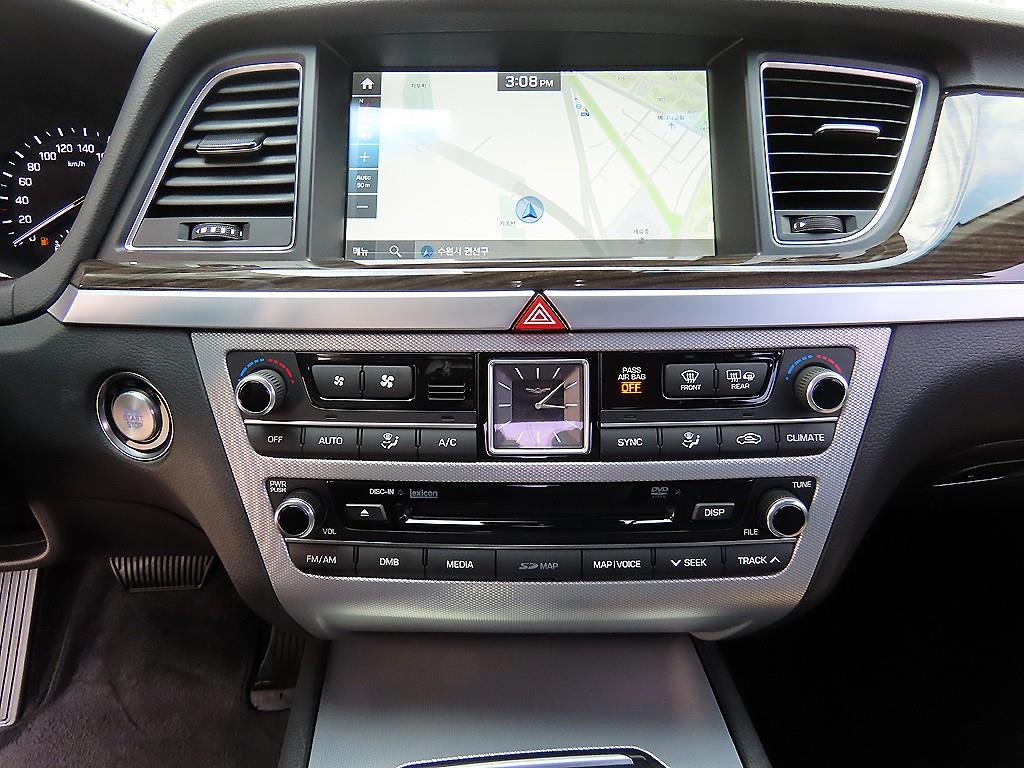 Genesis G80 — photo 14