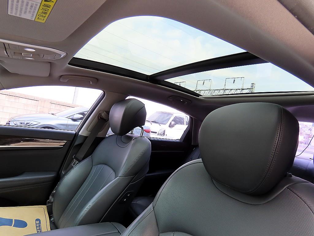 Genesis G80 — photo 16