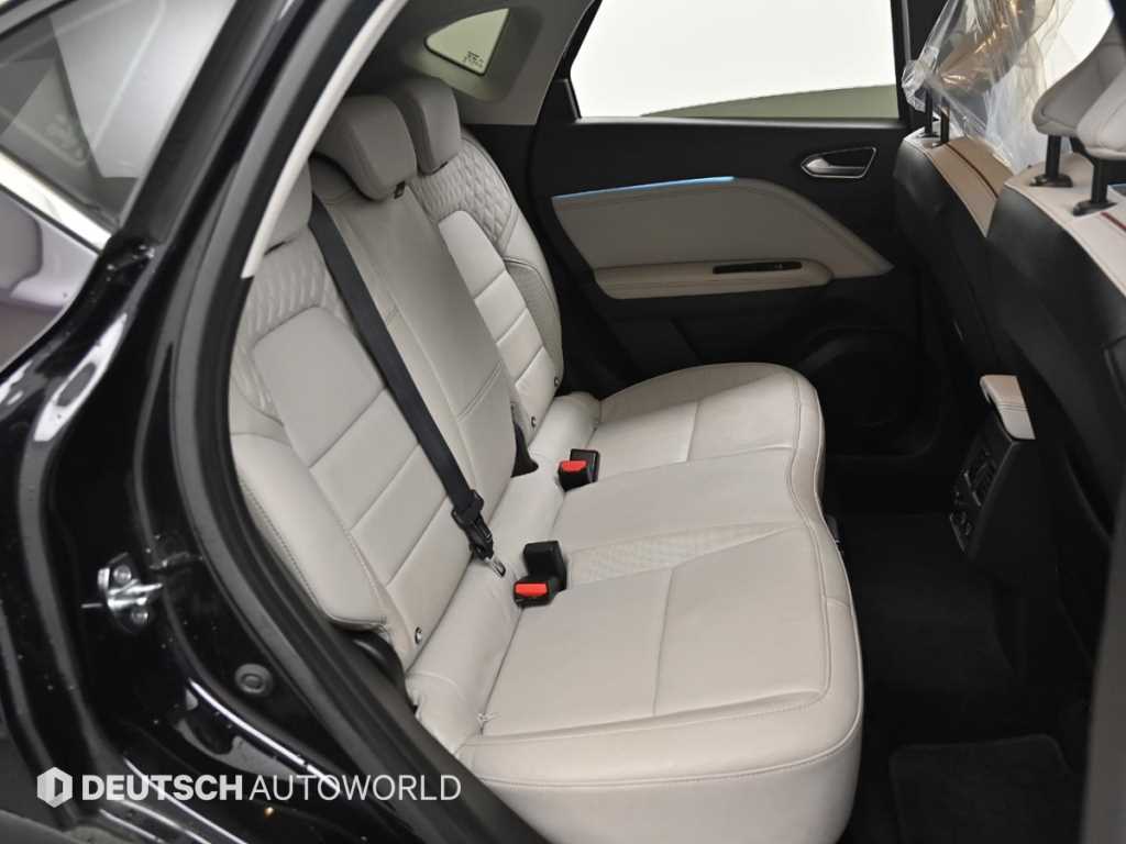 RENAULT Captur — photo 12