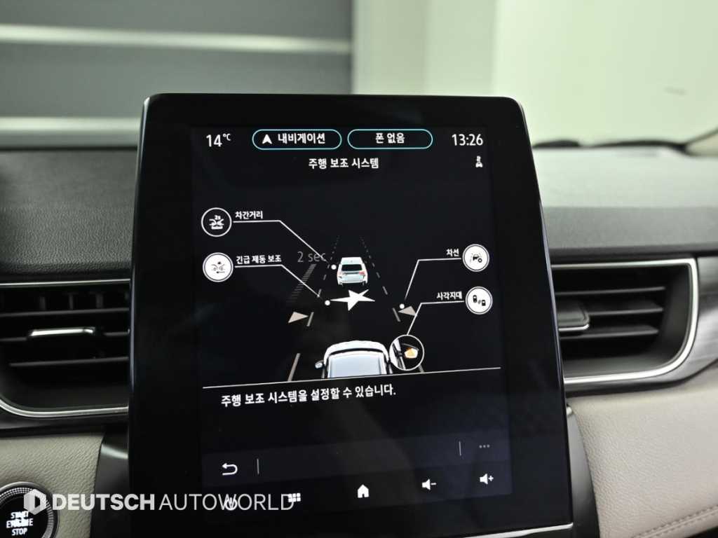 RENAULT Captur — photo 17