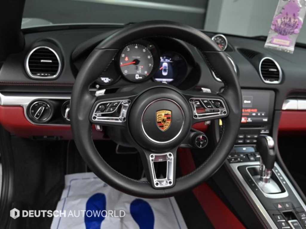 Porsche 718 — photo 14