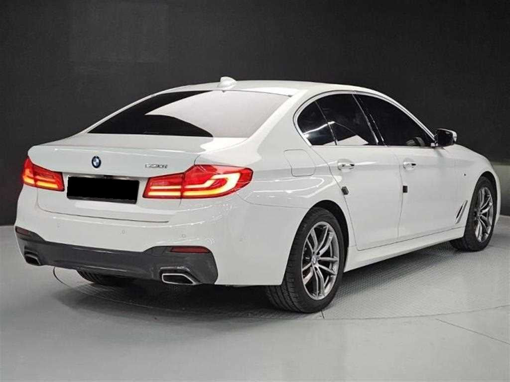 BMW 5-Series — photo 04