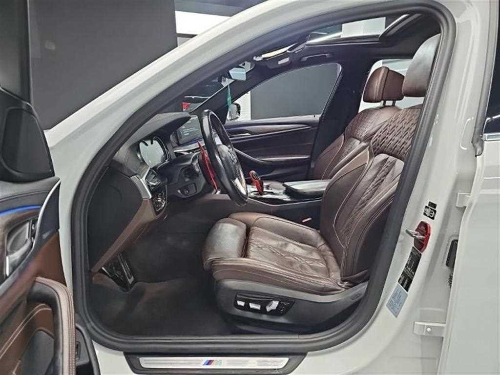 BMW 5-Series — photo 05