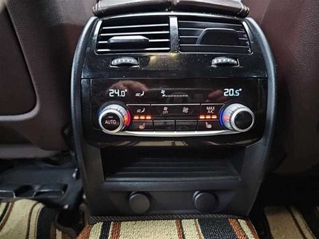 BMW 5-Series — photo 10