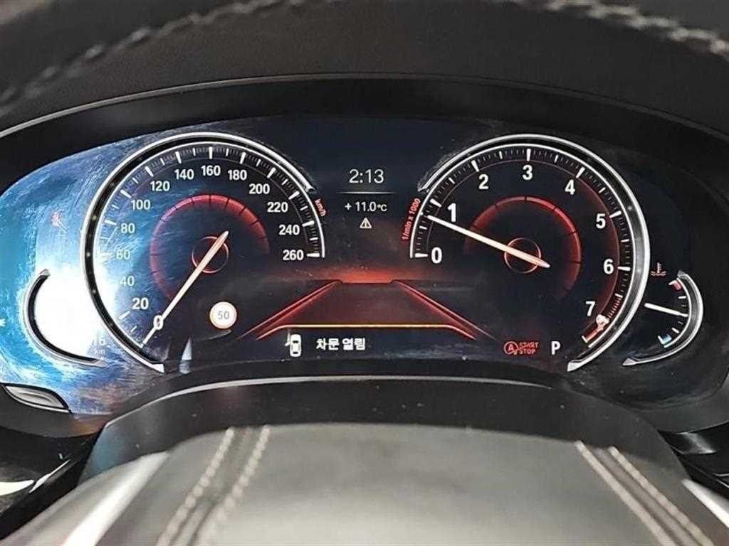 BMW 5-Series — photo 11