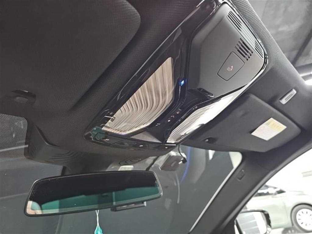 BMW 5-Series — photo 20