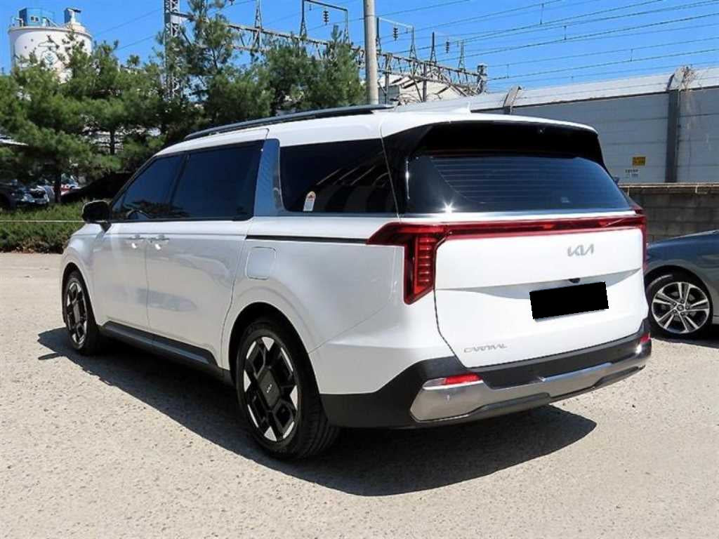 Kia Carnival — photo 03