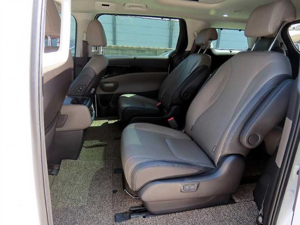 Kia Carnival — photo 06