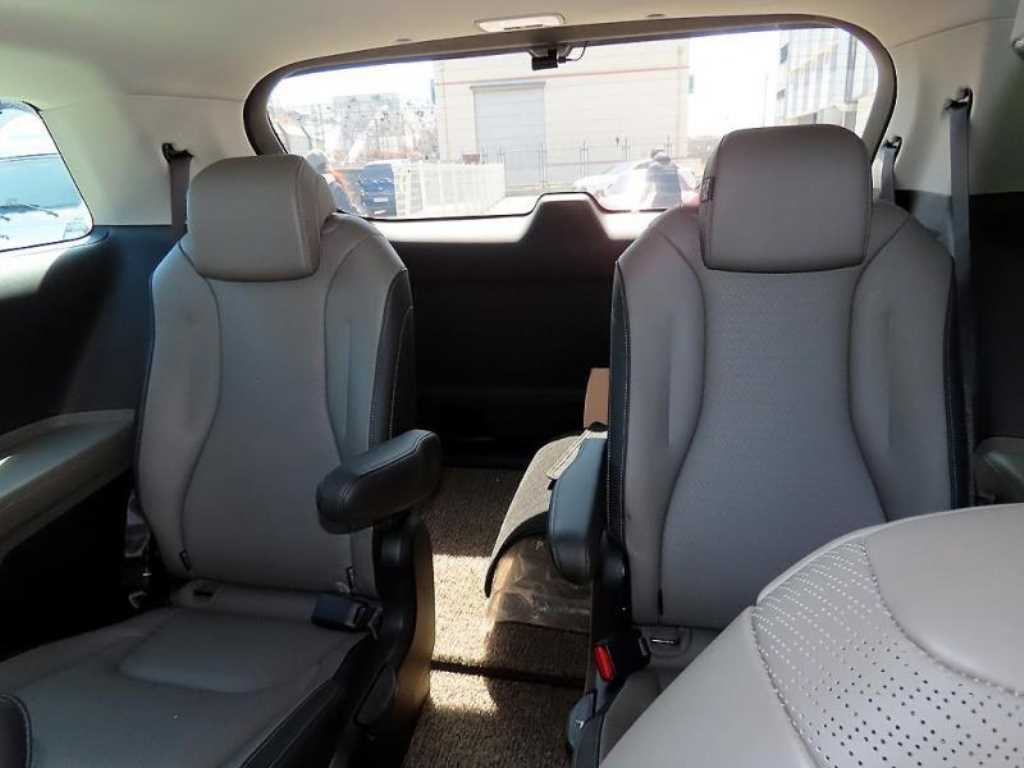 Kia Carnival — photo 07