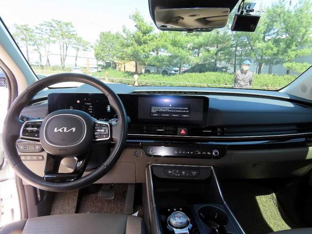 Kia Carnival — photo 08
