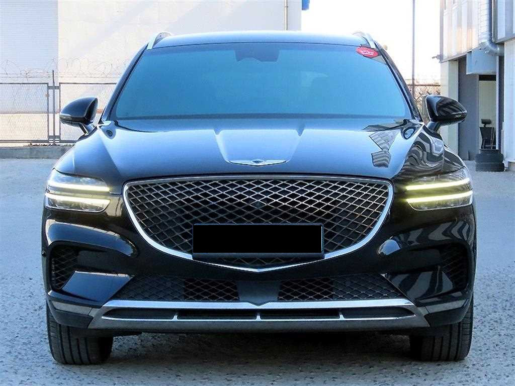 Genesis GV70 — photo 01