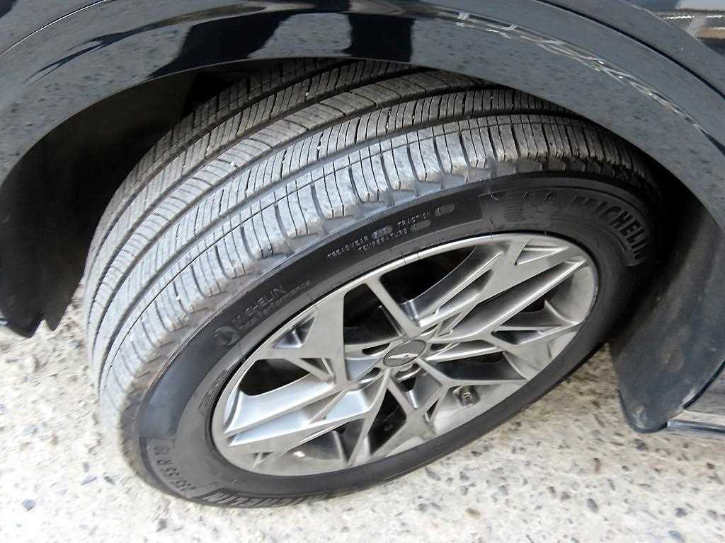 Genesis GV70 — photo 20