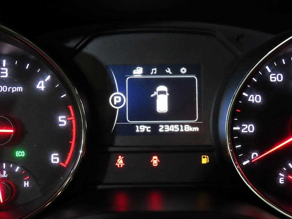 Kia Carnival — photo 10
