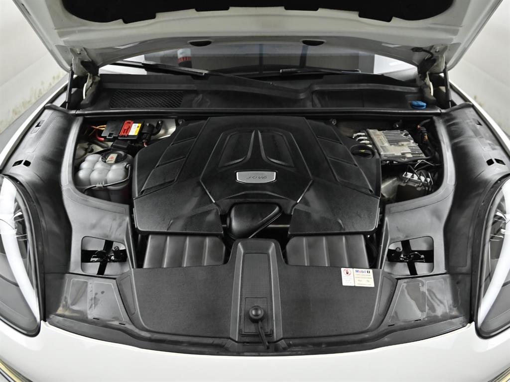 Porsche Cayenne — photo 06