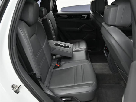 Porsche Cayenne — photo 12